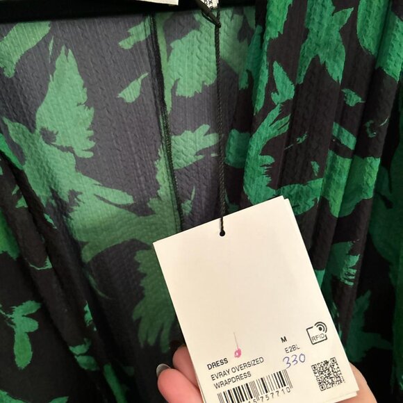 Essentiel Antwerp Women's Green 3/4 Sleeve Oversized Evray Wrap Dress Size M - Picture 4 of 6